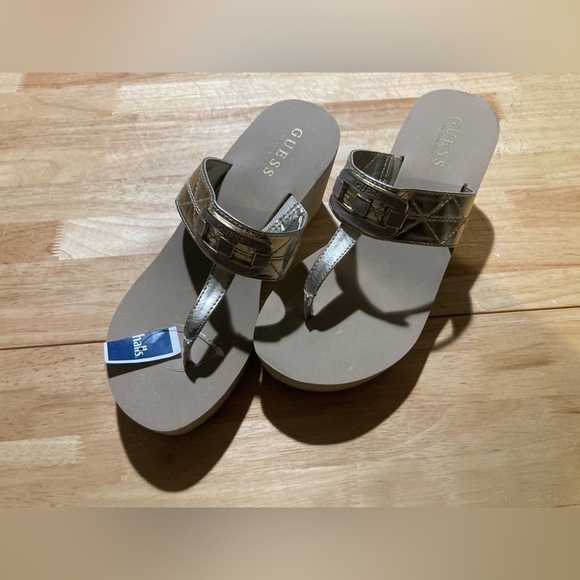 Guess platform sandals in size 8M in a gold type color.NWT. Faux buckle look - Picture 1 of 7